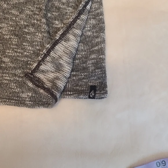 Volcom Cardigan - Picture 3 of 11
